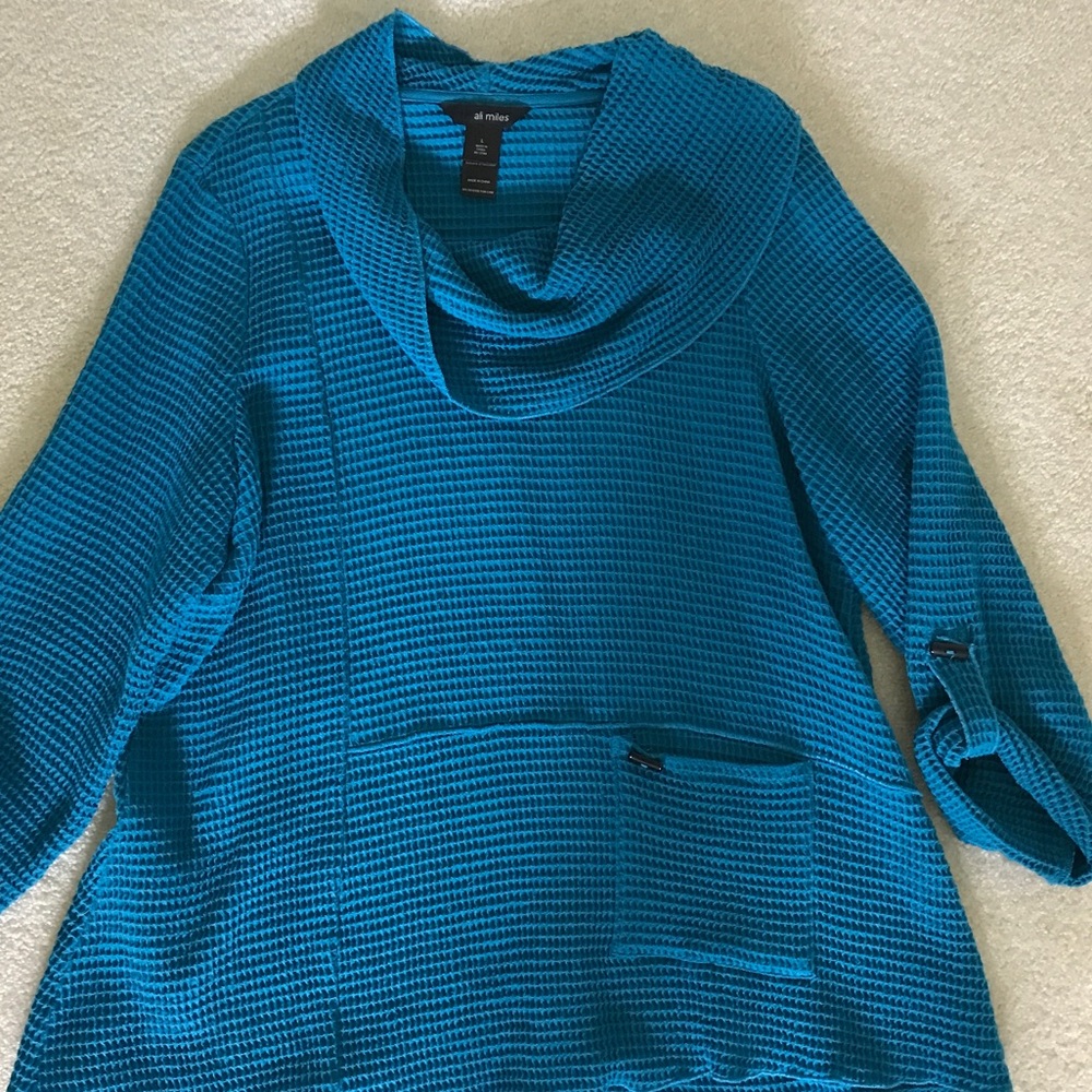 Ali Miles cowl neck top Large